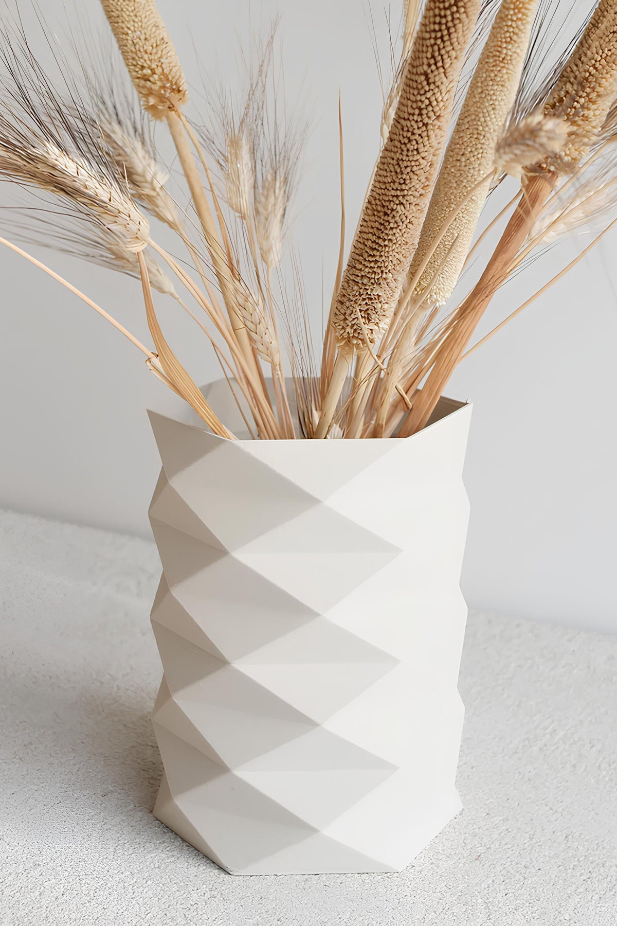 Dekoratif Beton Vazo | Modern Geometrik Tasarım | Kuru Çiçek ve Masa Üstü Aksesuarı