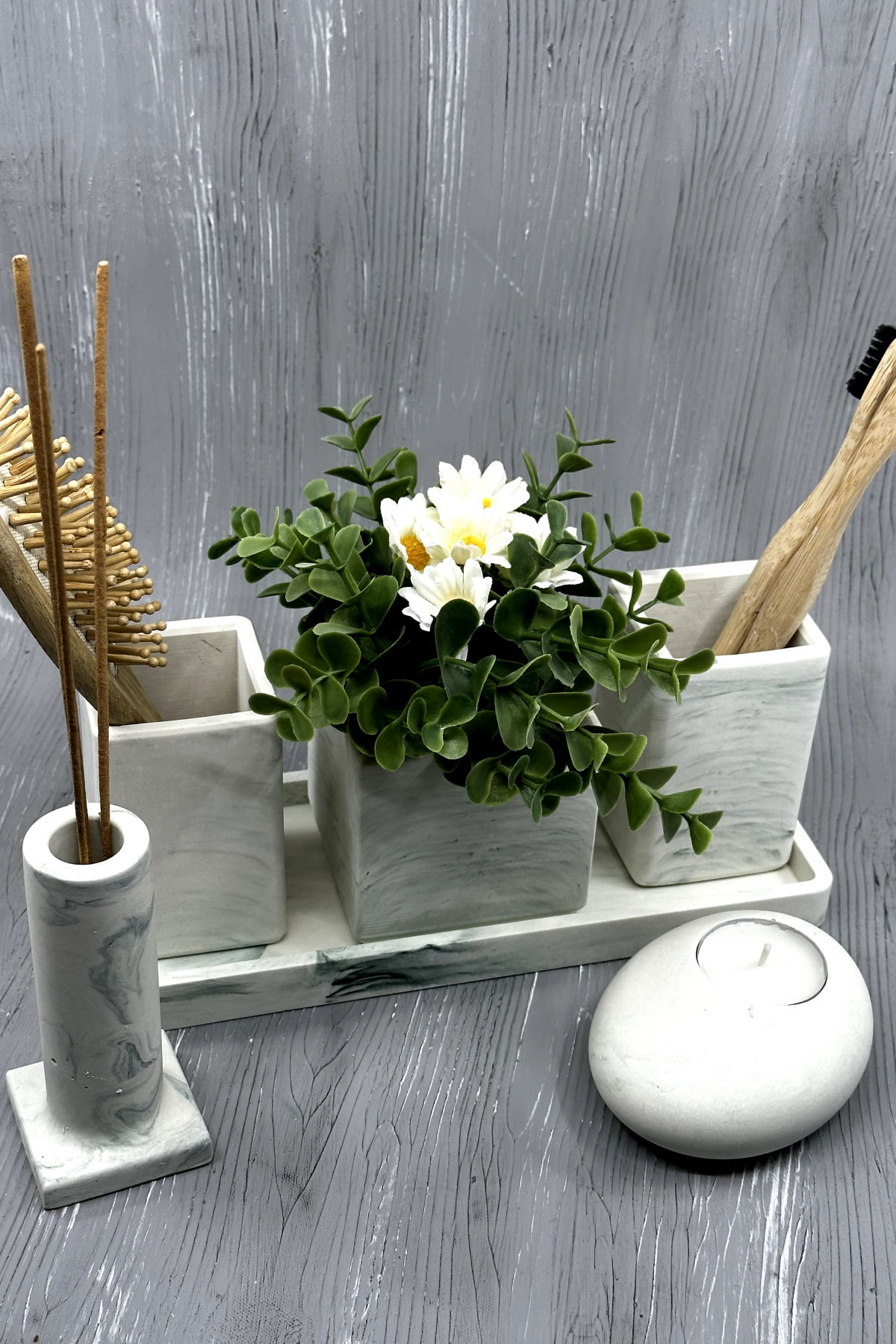 Yapay Çiçekli Beton Banyo Seti Bej